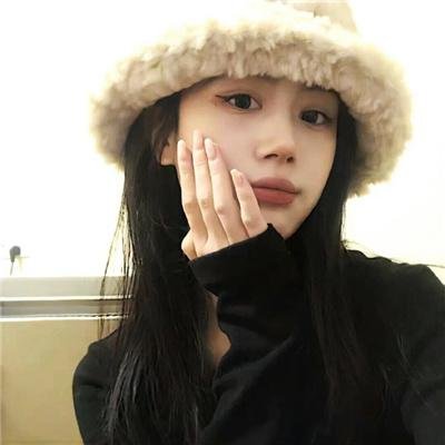 公园里的女孩 海报